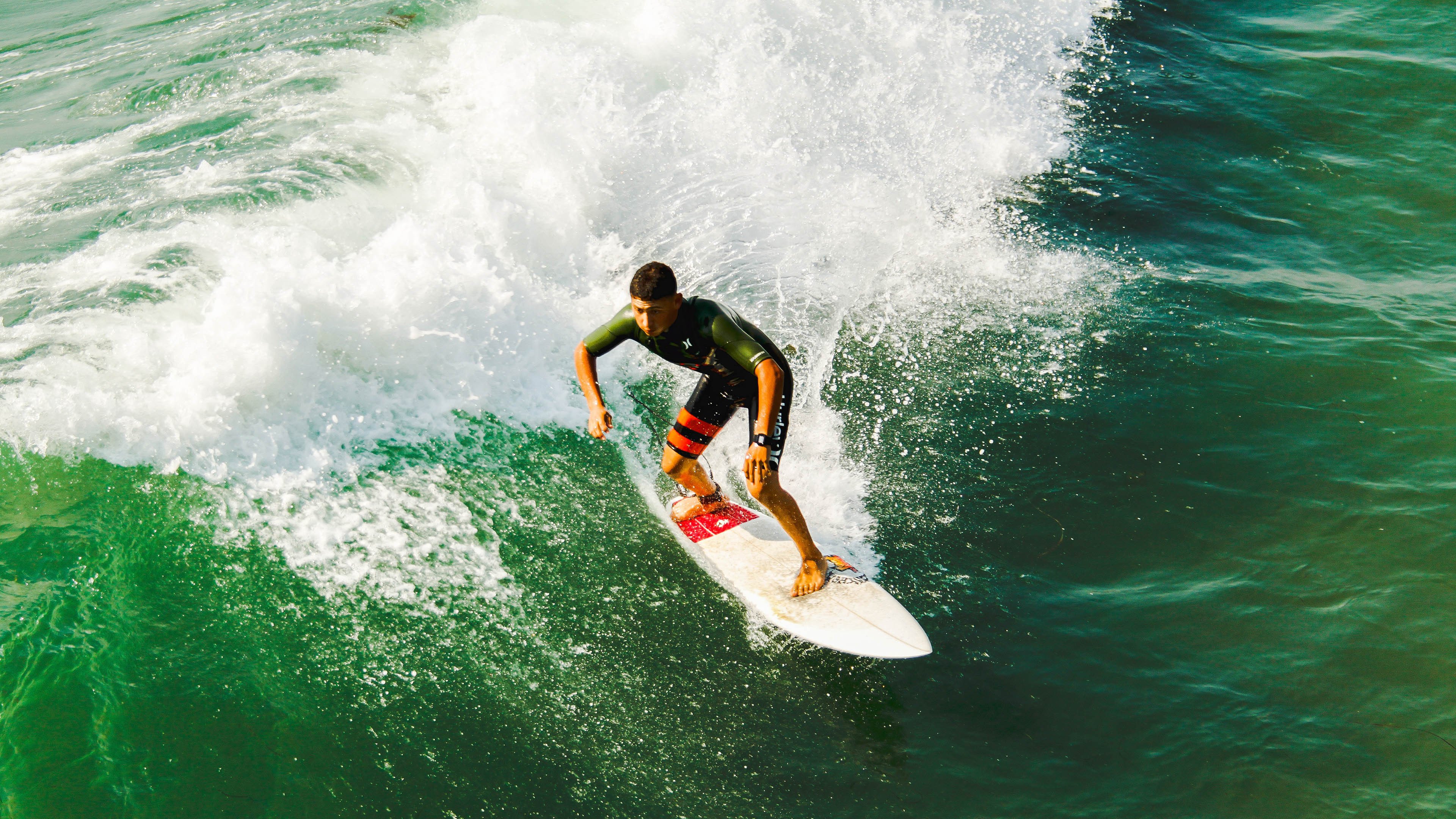 欧冠八强：利物浦遭遇意外伤病潮 主帅坦言“板凳厚度面临大考”